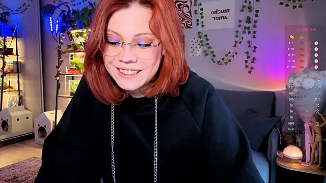 Snapshot of Your_Corvus chatting on 11/11/25, 08:47 Your Corvus online show from 11/11/25, 08:47