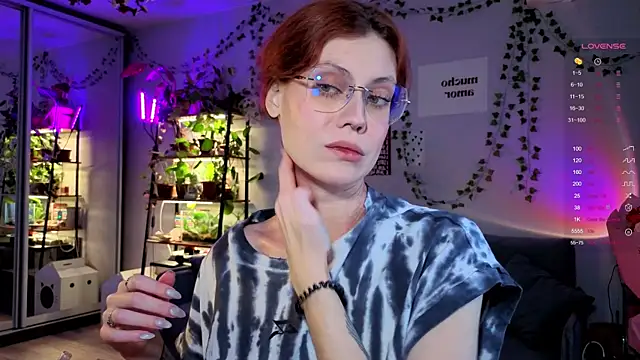 Snapshot of Your_Corvus chatting on 11/29/25, 07:44 Your Corvus online show from 11/29/25, 07:44