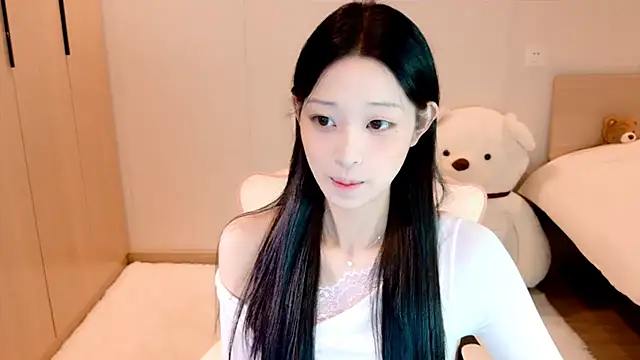 Snapshot of Xueb_J chatting on 12/04/24, 02:15 Xueb J online show from 12/04/24, 02:15