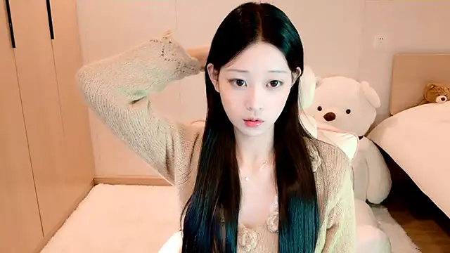 Snapshot of Xueb_J chatting on 12/09/24, 06:23 Xueb J online show from 12/09/24, 06:23