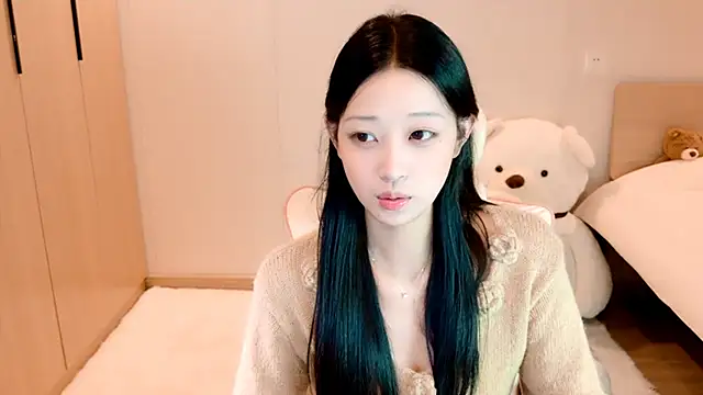 Snapshot of Xueb_J chatting on 12/09/24, 09:28 Xueb J online show from 12/09/24, 09:28