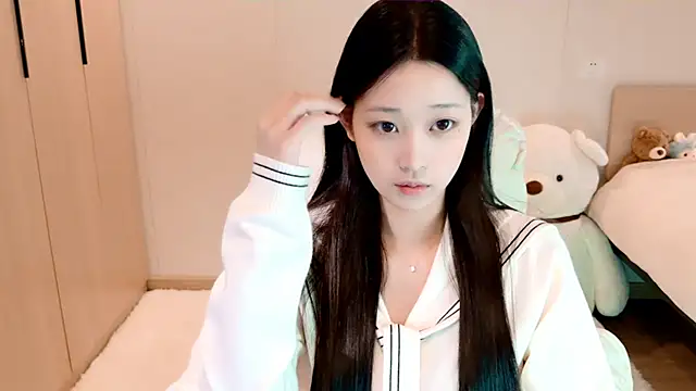 Snapshot of Xueb_J chatting on 01/18/25, 06:34 Xueb J online show from 01/18/25, 06:34