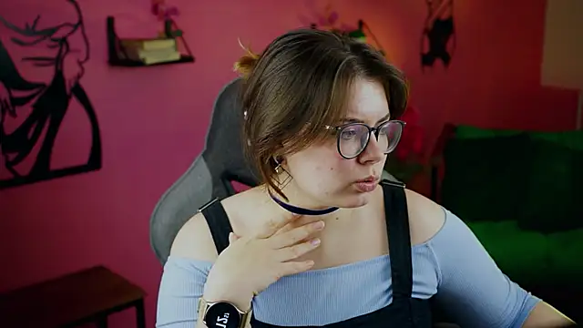 Snapshot of KeytSilvas chatting on 12/11/24, 08:58 KeytSilvas online show from 12/11/24, 08:58