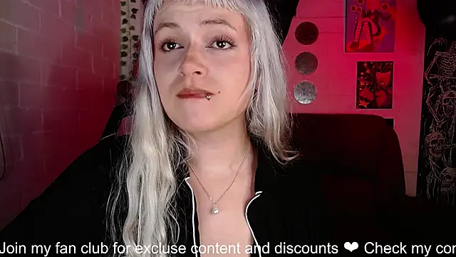 NEXT DOOR GIRL  online show from 01/10/25, 01:10