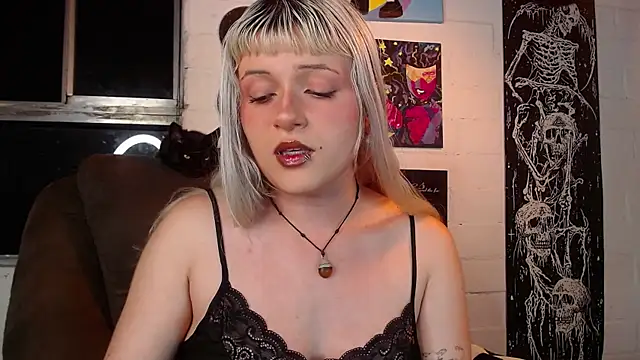 NEXT DOOR GIRL  online show from 02/09/25, 12:28