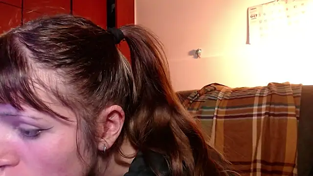 NEXT DOOR GIRL  online show from 10/15/25, 11:38