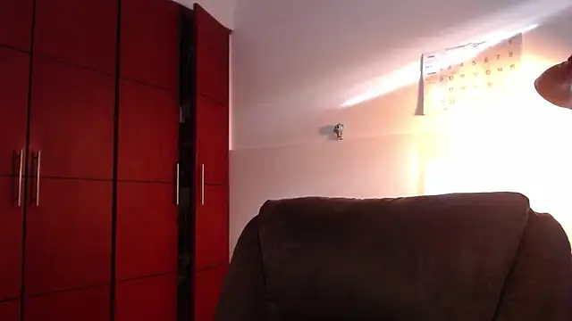 NEXT DOOR GIRL  online show from 11/10/25, 09:47