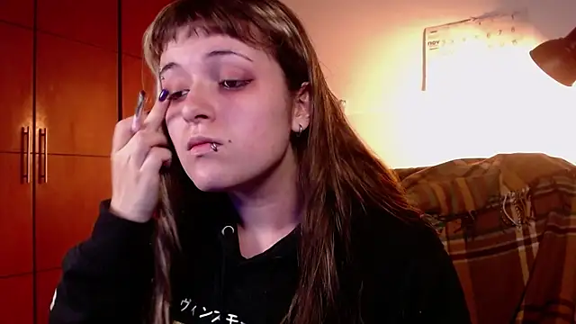 NEXT DOOR GIRL  online show from 11/14/25, 11:24