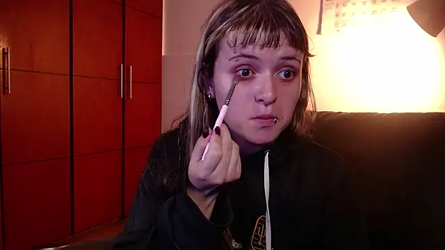 NEXT DOOR GIRL  online show from 11/15/25, 10:26