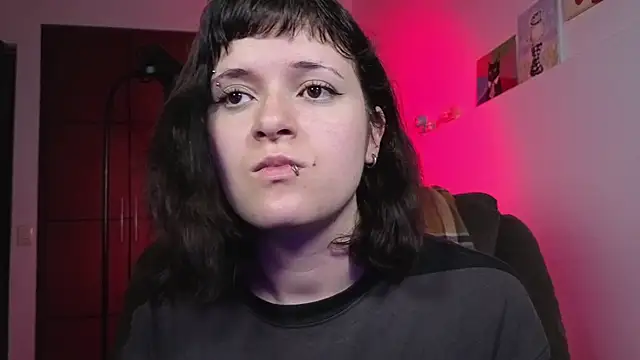 NEXT DOOR GIRL  online show from 05/11/26, 11:46