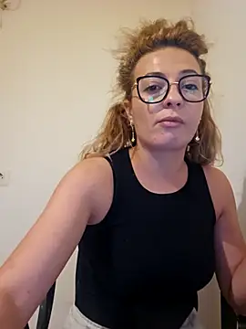 Snapshot of Selenna_emma chatting on 10/10/25, 07:24 Selenna emma online show from 10/10/25, 07:24