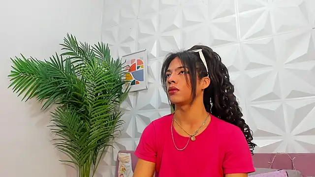 Snapshot of Briyit_Doll chatting on 12/12/24, 12:22 Briyit Doll online show from 12/12/24, 12:22