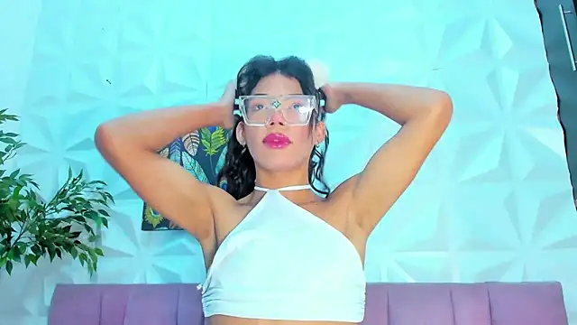 Snapshot of Briyit_Doll chatting on 02/19/25, 03:28 Briyit Doll online show from 02/19/25, 03:28