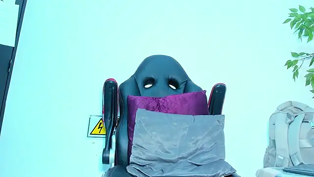 Snapshot of Briyit_Doll chatting on 02/21/25, 09:34 Briyit Doll online show from 02/21/25, 09:34