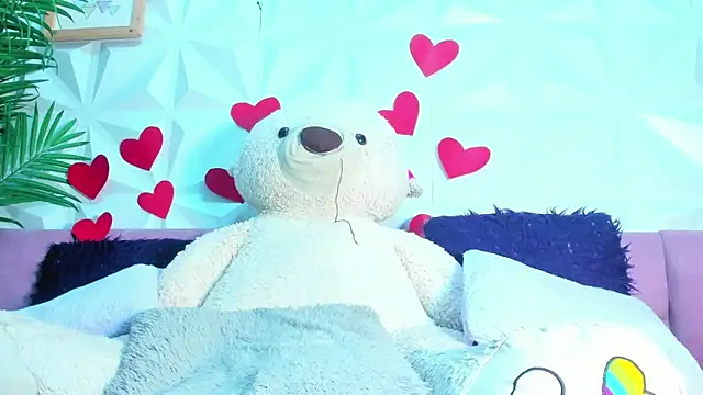 Snapshot of Briyit_Doll chatting on 09/20/25, 04:57 Briyit Doll online show from 09/20/25, 04:57