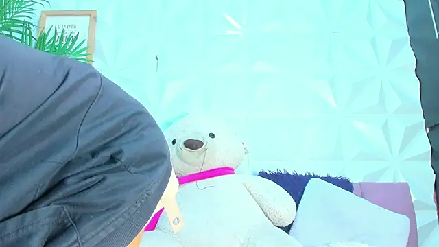 Snapshot of Briyit_Doll chatting on 10/17/25, 03:03 Briyit Doll online show from 10/17/25, 03:03