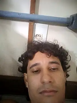 Snapshot of pedrodavid_ chatting on 03/31/26, 07:25 pedrodavid online show from 03/31/26, 07:25