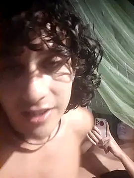 Snapshot of pedrodavid_ chatting on 06/13/26, 02:20 pedrodavid online show from 06/13/26, 02:20