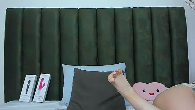 ThailyCherry online show from 11/04/25, 08:30