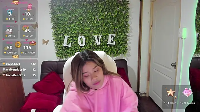 Enma  clark online show from 12/21/24, 09:55