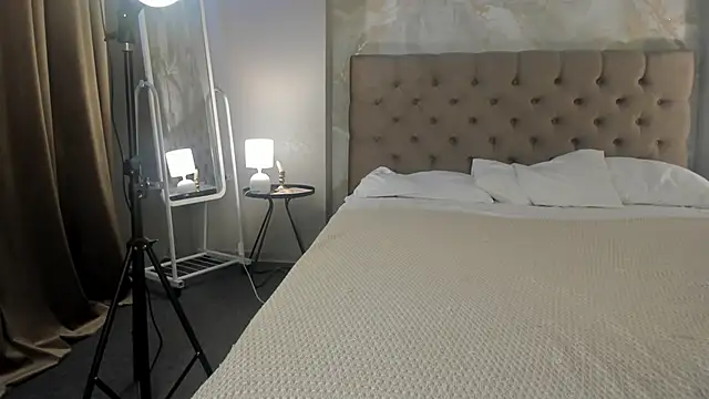 Vanessa Walters online show from 04/24/26, 03:09