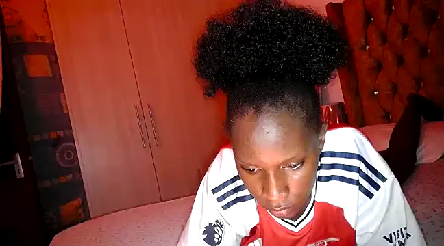 Snapshot of queen-goddess chatting on 03/09/25, 04:11 queen-goddess online show from 03/09/25, 04:11