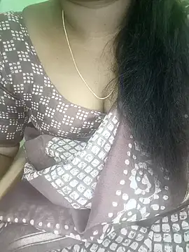 Snapshot of tamil_subha69 chatting on 12/13/24, 01:44 tamil subha69 online show from 12/13/24, 01:44