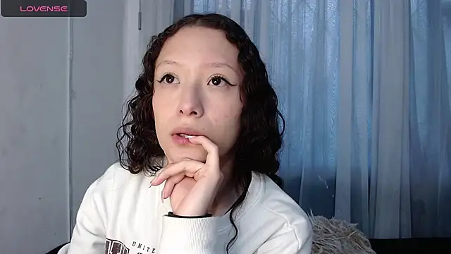 abbycutecs online show from 11/17/25, 02:12