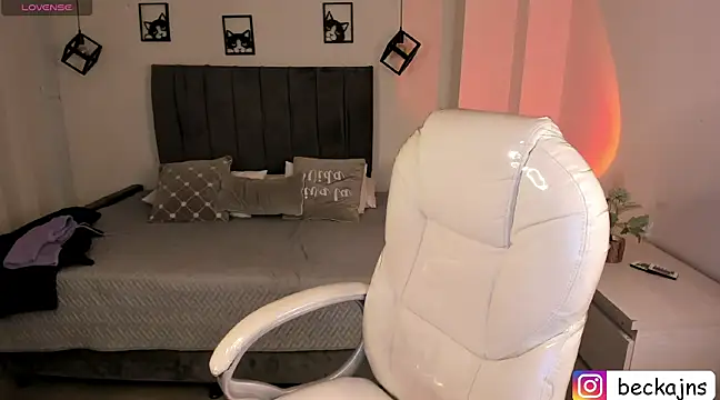 Beck jones online show from 02/09/25, 01:46