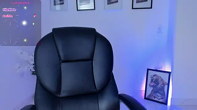 Snapshot of ellarosee_ chatting on 02/10/26, 06:45 ellarosee online show from 02/10/26, 06:45