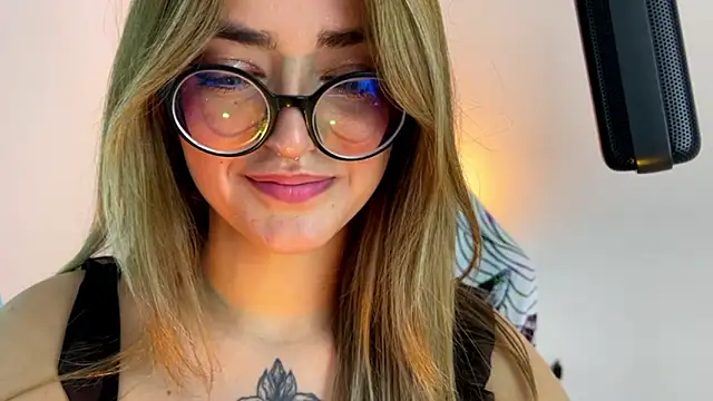 Snapshot of SweetJennaa chatting on 02/10/26, 01:10 SweetJennaa online show from 02/10/26, 01:10