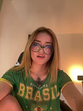 Snapshot of SweetJennaa chatting on 02/14/26, 01:35 SweetJennaa online show from 02/14/26, 01:35