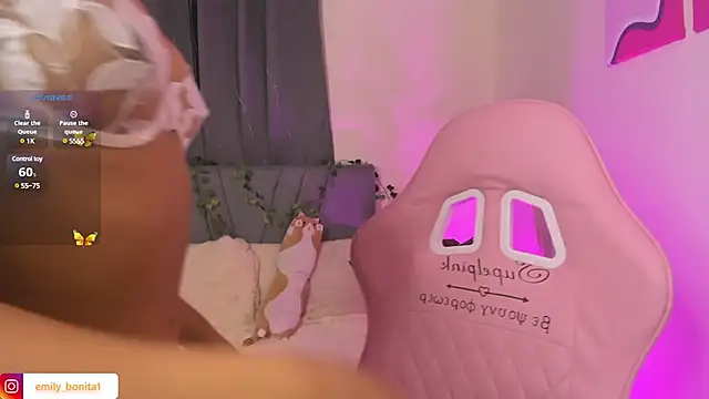 Snapshot of emy_bonita1 chatting on 01/25/25, 02:15 emy bonita1 online show from 01/25/25, 02:15