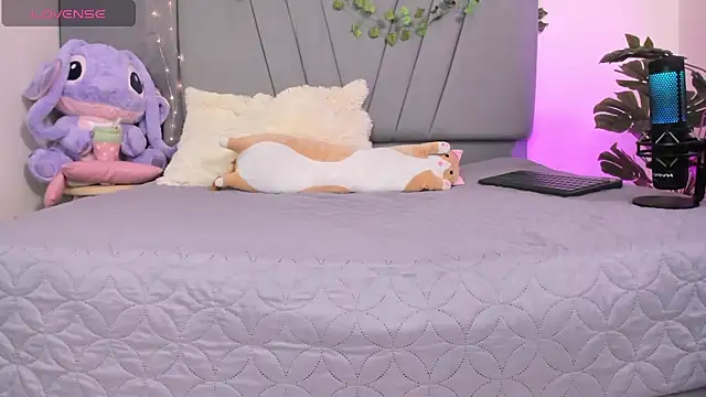 Snapshot of emy_bonita1 chatting on 02/27/25, 02:21 emy bonita1 online show from 02/27/25, 02:21