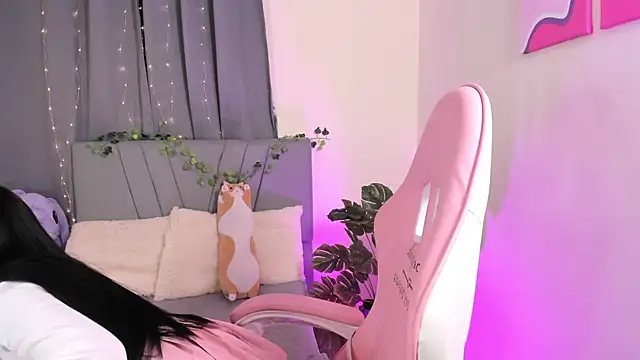 Snapshot of emy_bonita1 chatting on 03/06/25, 12:10 emy bonita1 online show from 03/06/25, 12:10