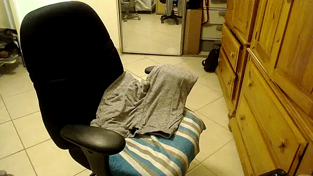 Snapshot of joeydee1 chatting on 02/16/25, 03:59 joeydee1 online show from 02/16/25, 03:59