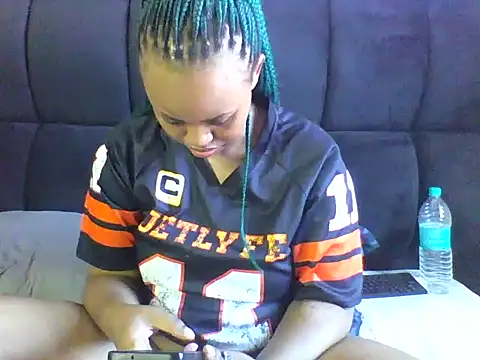 Snapshot of Candii_wet_ chatting on 01/17/25, 10:22 Candii wet online show from 01/17/25, 10:22