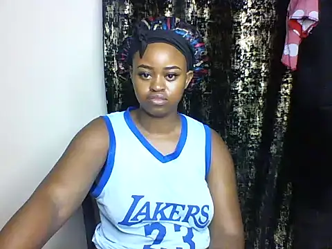 Snapshot of Candii_wet_ chatting on 03/16/25, 02:43 Candii wet online show from 03/16/25, 02:43