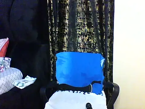 Snapshot of Candii_wet_ chatting on 09/20/25, 11:17 Candii wet online show from 09/20/25, 11:17