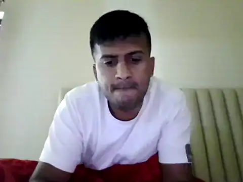 Snapshot of long_hoggy chatting on 12/18/25, 09:15 long hoggy online show from 12/18/25, 09:15