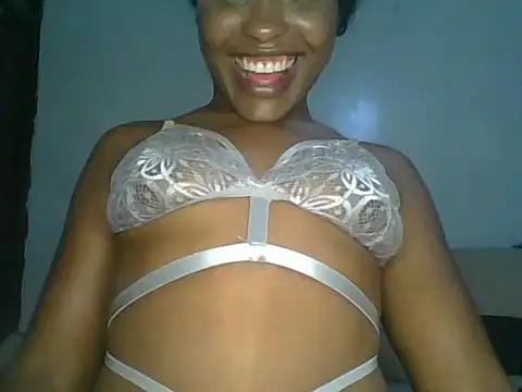 Snapshot of Candykitten chatting on 03/12/26, 05:19 Candykitten online show from 03/12/26, 05:19