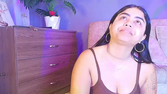 jade brunnette online show from 06/25/26, 08:02