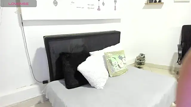 mia cooper 24 online show from 12/17/24, 07:48