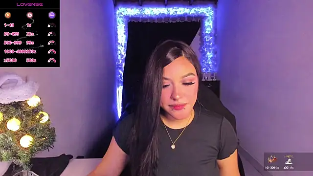 Snapshot of Mariana_Hasper_ chatting on 01/05/25, 12:20 Mariana Hasper  online show from 01/05/25, 12:20