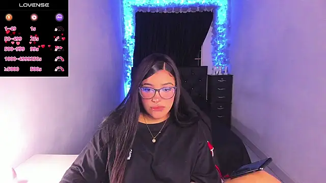 Snapshot of Mariana_Hasper_ chatting on 02/07/25, 12:09 Mariana Hasper  online show from 02/07/25, 12:09