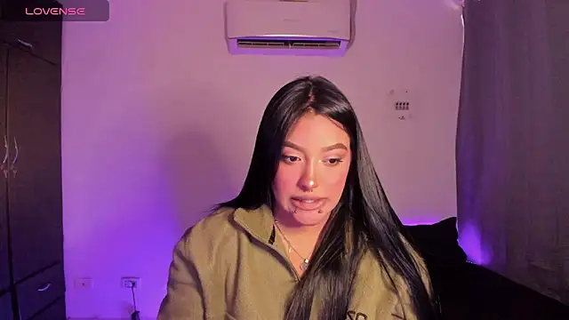 Mariana Hasper  online show from 06/18/26, 06:23