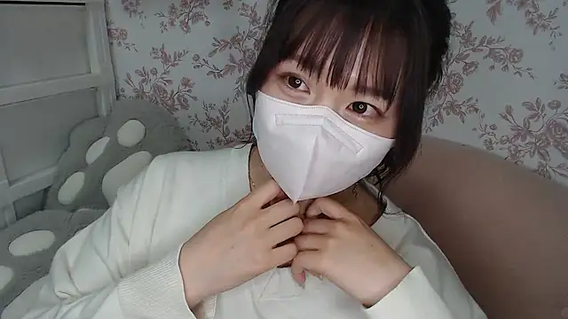 mei hosina online show from 04/29/26, 03:49
