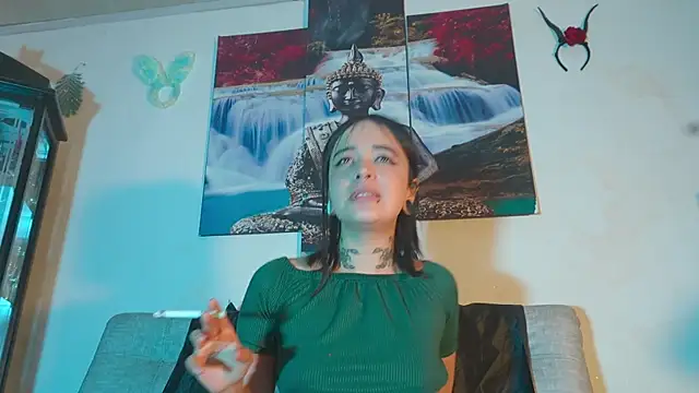 ariana-white- online show from 05/16/26, 07:34