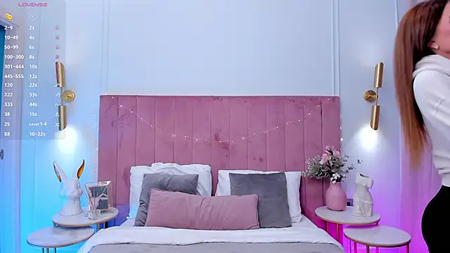 Snapshot of MilaVoxx chatting on 03/21/25, 05:32 MilaVoxx online show from 03/21/25, 05:32