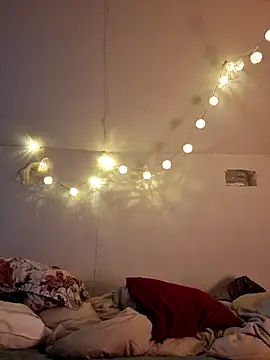 Snapshot of Afrania chatting on 02/17/25, 01:04 Afrania online show from 02/17/25, 01:04